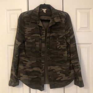 Oversized camo overshirt